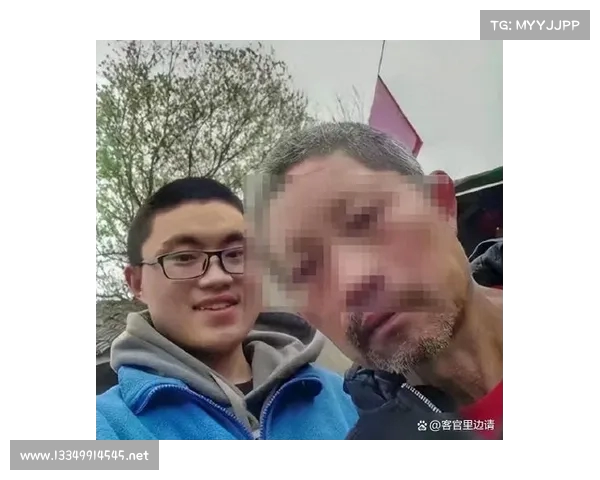 高考前两天父亲病重去世,男孩独自面对悲痛火化遗体后赴考,成绩背后的坚持与勇气 高考前两天父亲病重去世,男孩独自面对悲痛火化遗体后赴考,成绩背后的坚持与勇气